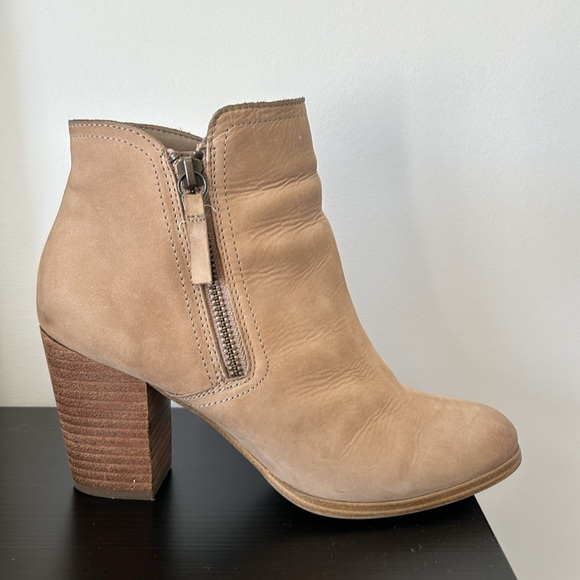 ALDO Women's Emely Ankle Bootie GUC - Picture 3 of 6